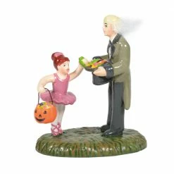 Department 56 *RETIRED* Scary Treats For A Sweet From Dept 56 Halloween Snow Village